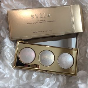 Stila little white lies highlighting palette